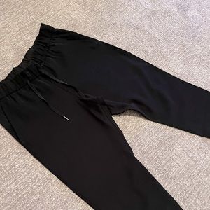Lululemon On The Fly crop woven pants black